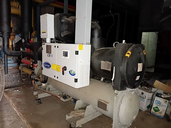 Water Cooled Chiller 120 Tons (Carrier 30XW0452P)